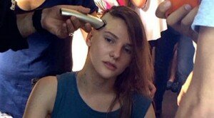 Alina Boz Saçlarını Kazıttı!