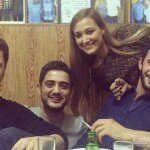 baris-arduc-arkadaslariyla-selfi-resim
